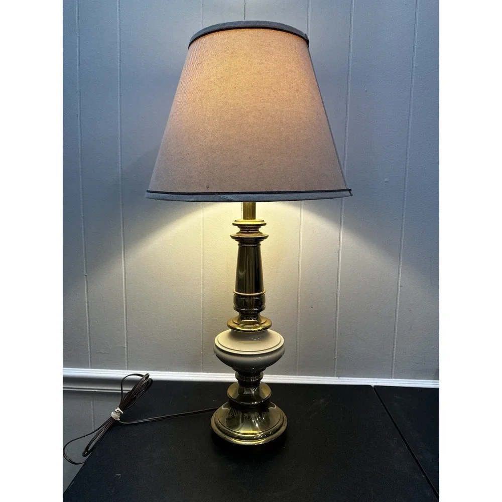 Vintage Brass Table Lamp Cream Enamel Accent‎ Traditional Hollywood Regency 31in